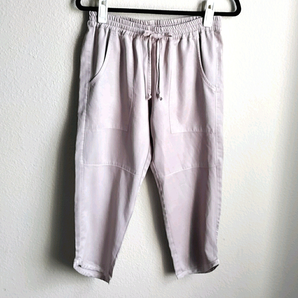 York Street Khaki Drawstring Capris